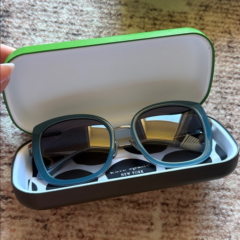 Kate Spade Magnolia Sunglasses in Smoky Blue, w/Case - Picture 3 of 9